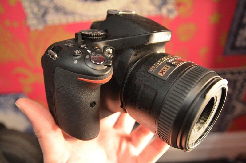 Nikon D5200: Nikon анонсировал новую зеркалку среднего класса