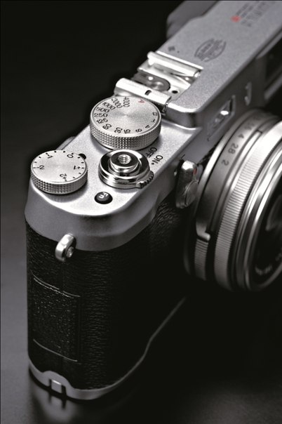 Fujifilm X100S: корпус из кожи, высококлассный объектив и мн. др.