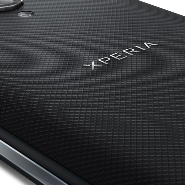 В марте стартуют продажи топового смартфона Xperia ZL от Sony